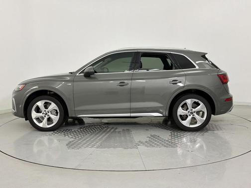 Chronos Gray Metallic 2023 Audi Q5 45 S line Premium Plus