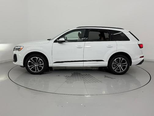 2025 Audi Q7 45 Premium Plus