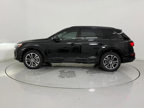 2026 Audi Q7 45 Premium Plus