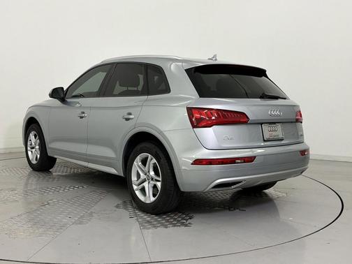 Florett Silver Metallic 2018 Audi Q5 2.0T Premium