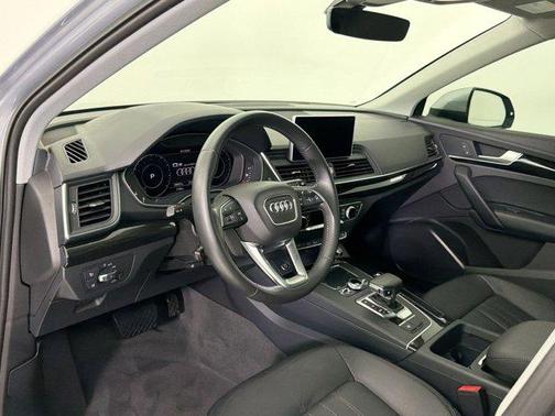 Florett Silver Metallic 2018 Audi Q5 2.0T Premium