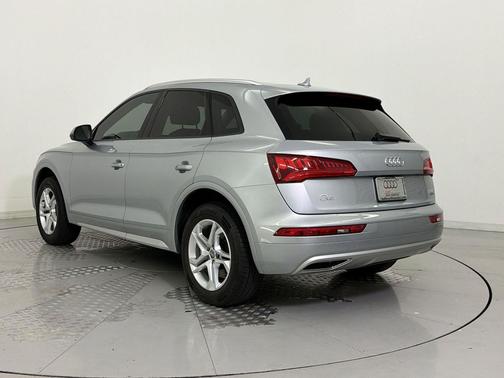 Florett Silver Metallic 2018 Audi Q5 2.0T Premium