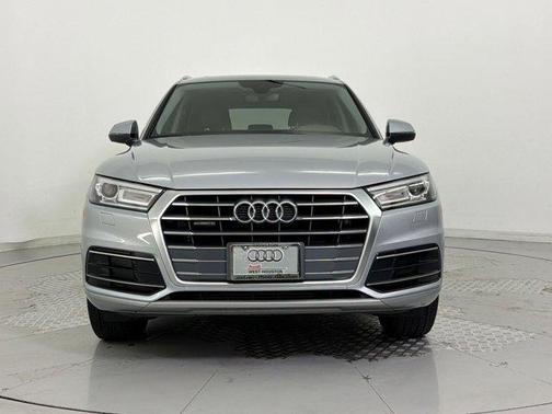Florett Silver Metallic 2018 Audi Q5 2.0T Premium