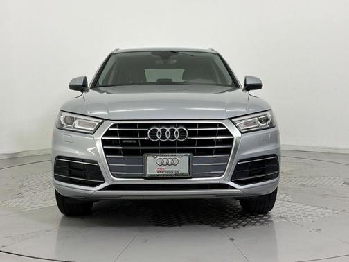 Florett Silver Metallic 2018 Audi Q5 2.0T Premium