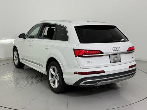 2022 Audi Q7 55 Premium