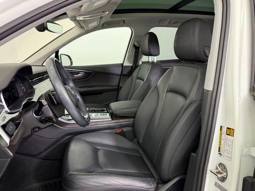 2022 Audi Q7 55 Premium