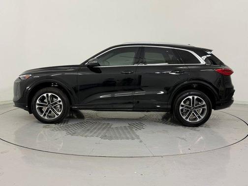 Mythos Black Metallic 2026 Audi Q5 Premium TFSI quattro S tronic