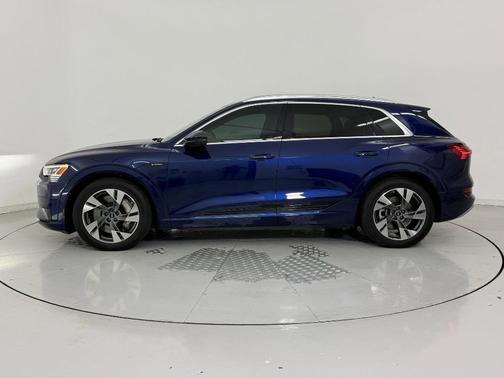 2022 Audi e-tron Premium
