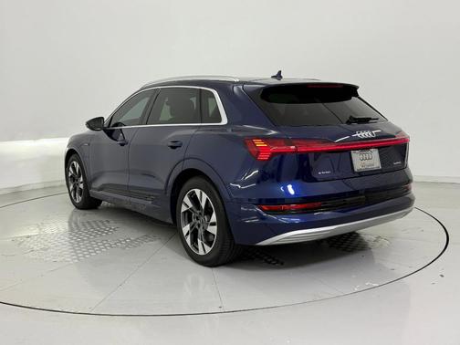 2022 Audi e-tron Premium