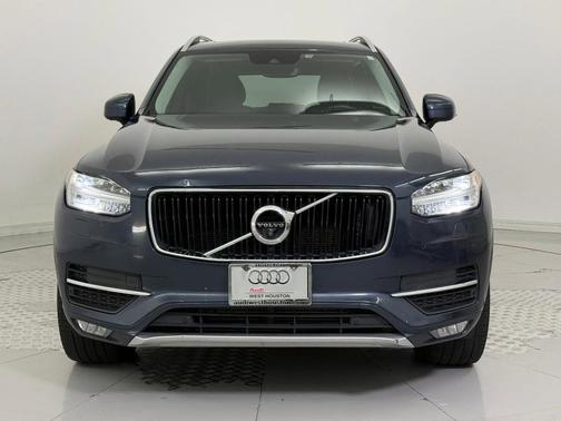 2019 Volvo XC90 T6 Momentum