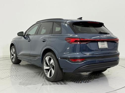 2025 Audi Q6 e-tron Premium Plus quattro