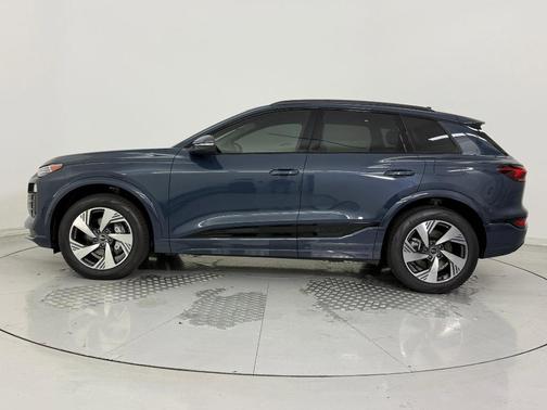 2025 Audi Q6 e-tron Premium Plus quattro