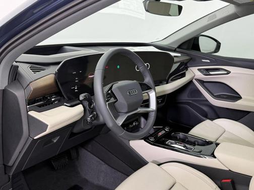 2025 Audi Q6 e-tron Premium Plus quattro