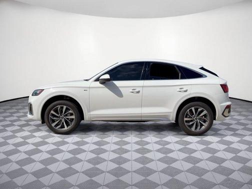 Ibis White 2023 Audi Q5 45 S line Premium Plus