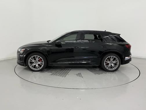 2021 Audi e-tron Prestige
