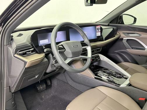 0E0E 2026 Audi Q5 Premium TFSI quattro S tronic