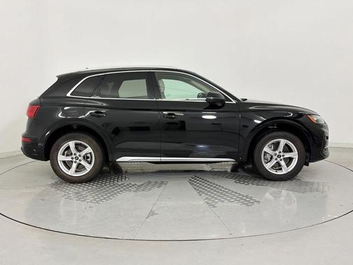 Brilliant Black 2023 Audi Q5 40 Premium