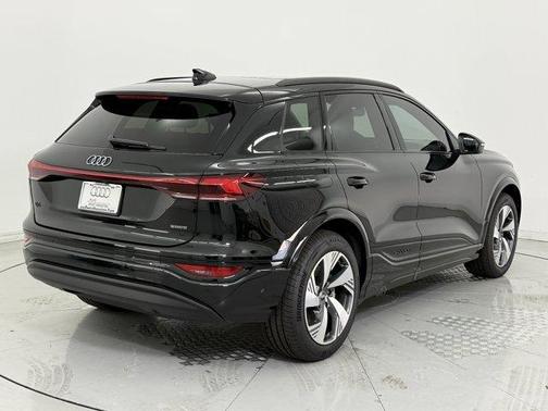 2025 Audi Q6 e-tron Prestige quattro