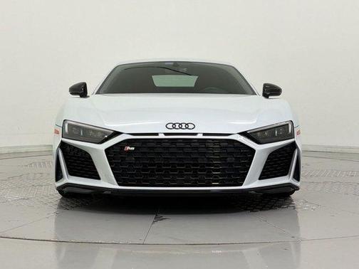 Ibis White 2023 Audi R8 V10 performance RWD S tronic