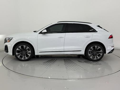 2025 Audi Q8 55 Premium Plus