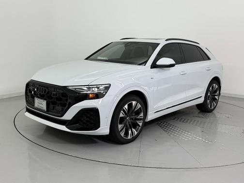 2025 Audi Q8 55 Premium Plus