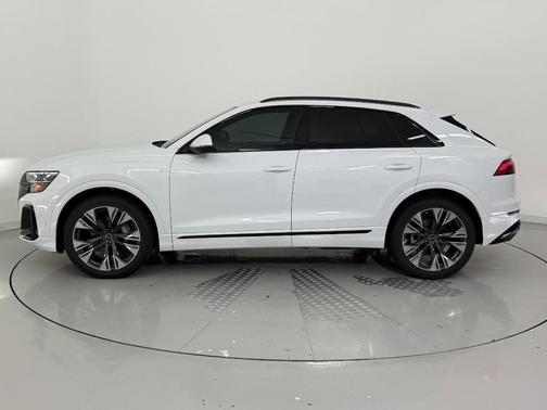 2025 Audi Q8 55 Premium Plus