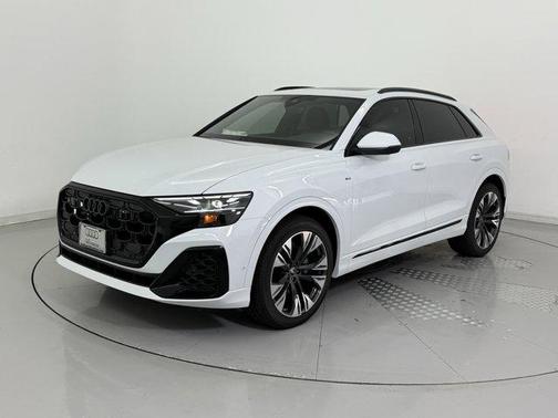 2025 Audi Q8 55 Premium Plus