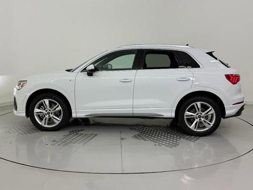 2024 Audi Q3 Premium 45 TFSI S line quattro Tiptronic