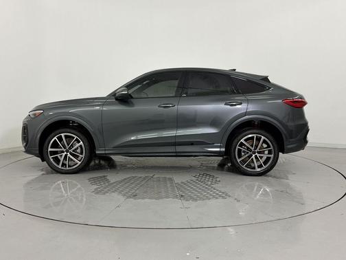 Daytona Gray Metallic 2026 Audi Q5 Sportback Premium Plus TFSI quattro S tronic