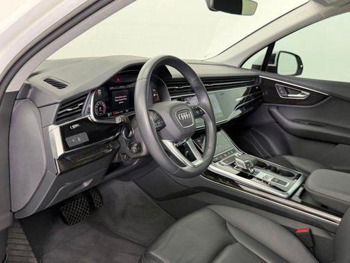 2022 Audi Q7 45 Premium
