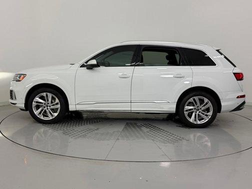 2022 Audi Q7 45 Premium