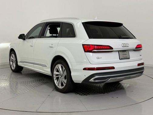 2022 Audi Q7 45 Premium