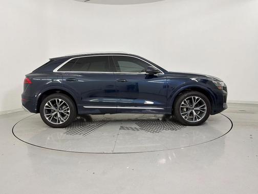 Waitomo Blue Metallic 2025 Audi Q8 55 Premium