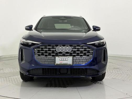 Navarra Blue Metallic 2025 Audi Q5 Premium TFSI quattro S tronic