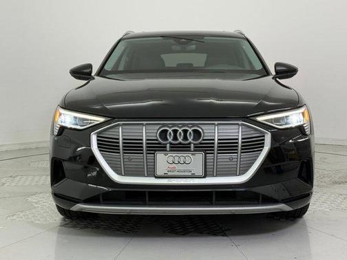 2022 Audi e-tron Premium