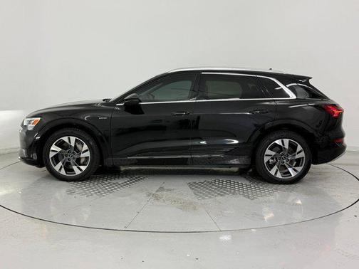 2022 Audi e-tron Premium