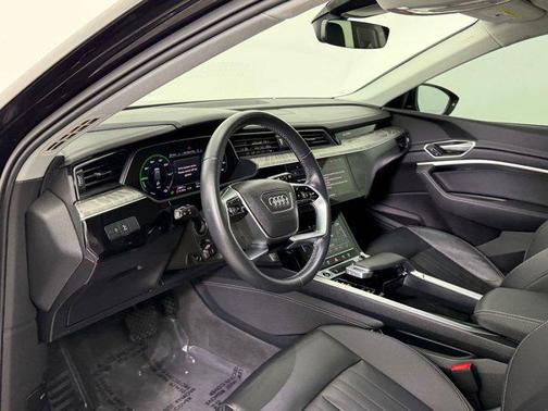 2022 Audi e-tron Premium