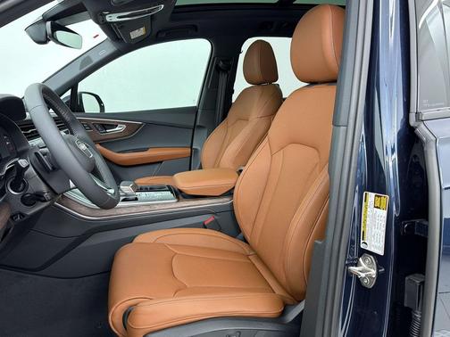 Waitomo Blue Metallic 2026 Audi Q7 55 Prestige