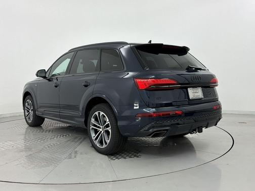 Waitomo Blue Metallic 2026 Audi Q7 55 Premium