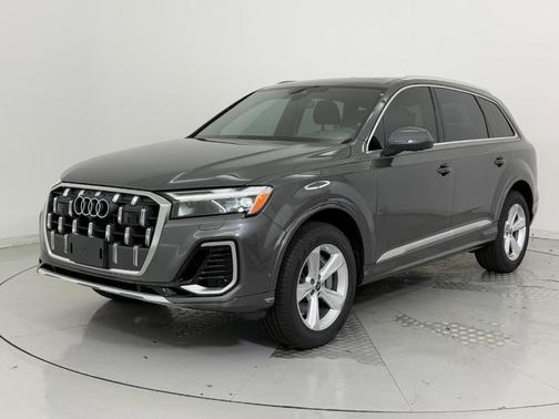 2025 Audi Q7 55 Premium