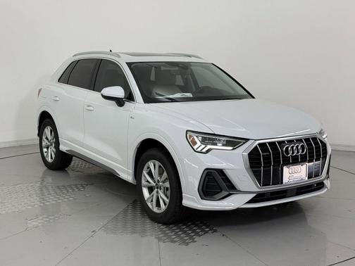 2025 Audi Q3 Premium 45 TFSI S line quattro Tiptronic