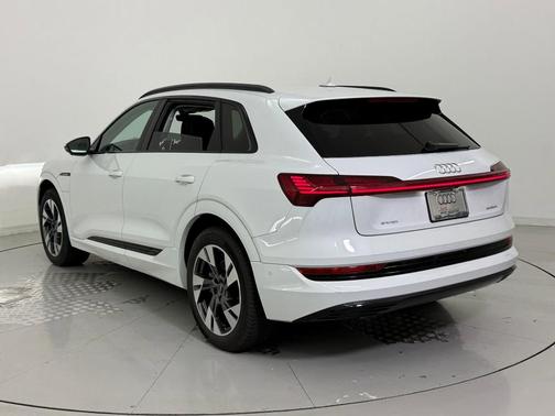 2022 Audi e-tron Premium