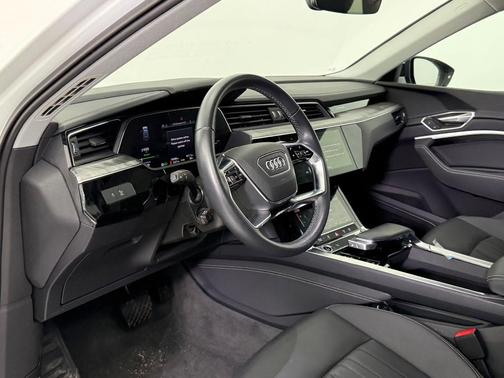 2022 Audi e-tron Premium