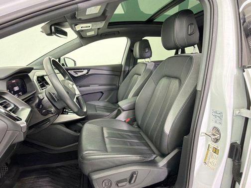 Glacier White Metallic 2023 Audi Q4 e-tron Prestige 50 quattro