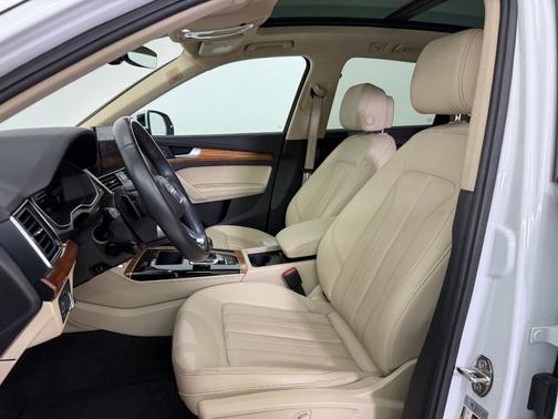 2023 Audi Q5 45 S line Premium Plus