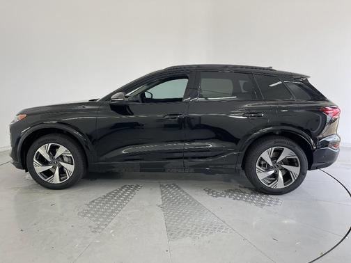 2025 Audi Q6 e-tron Premium quattro