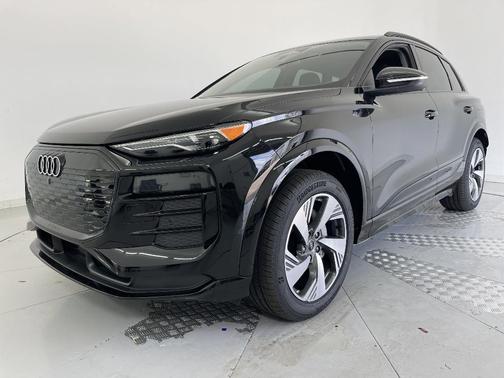 2025 Audi Q6 e-tron Premium quattro