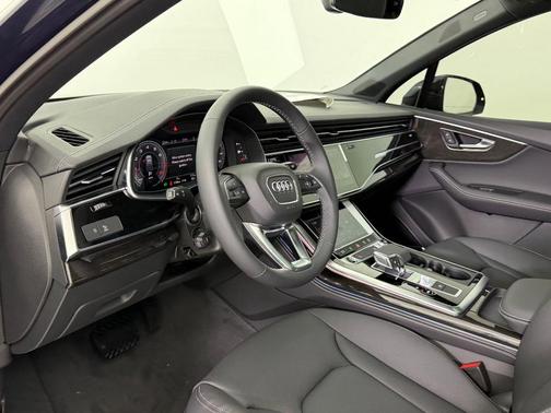 2026 Audi Q7 45 Premium Plus