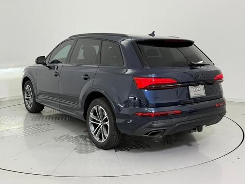 2026 Audi Q7 45 Premium Plus