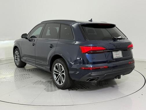 2026 Audi Q7 45 Premium Plus